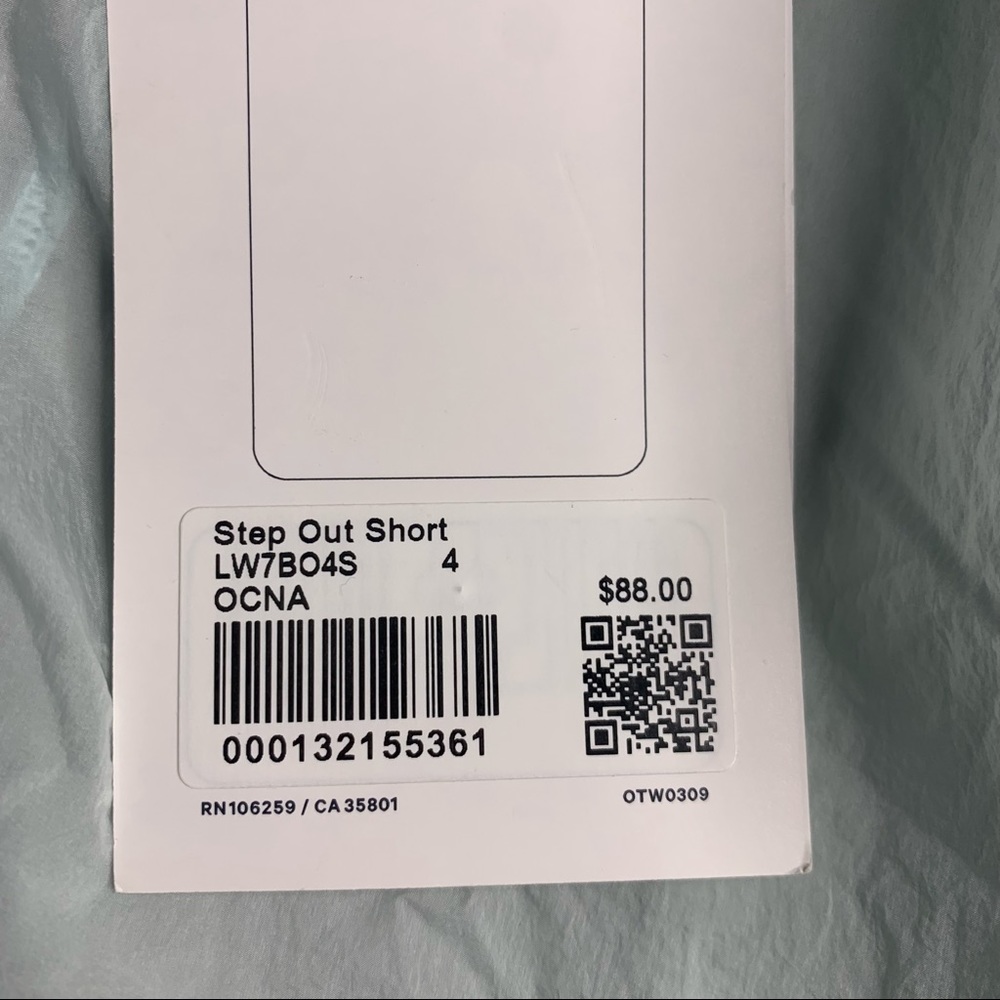 Lululemon Step Out High Rise Short NWT Ocean Air Size 4 - Picture 14 of 17